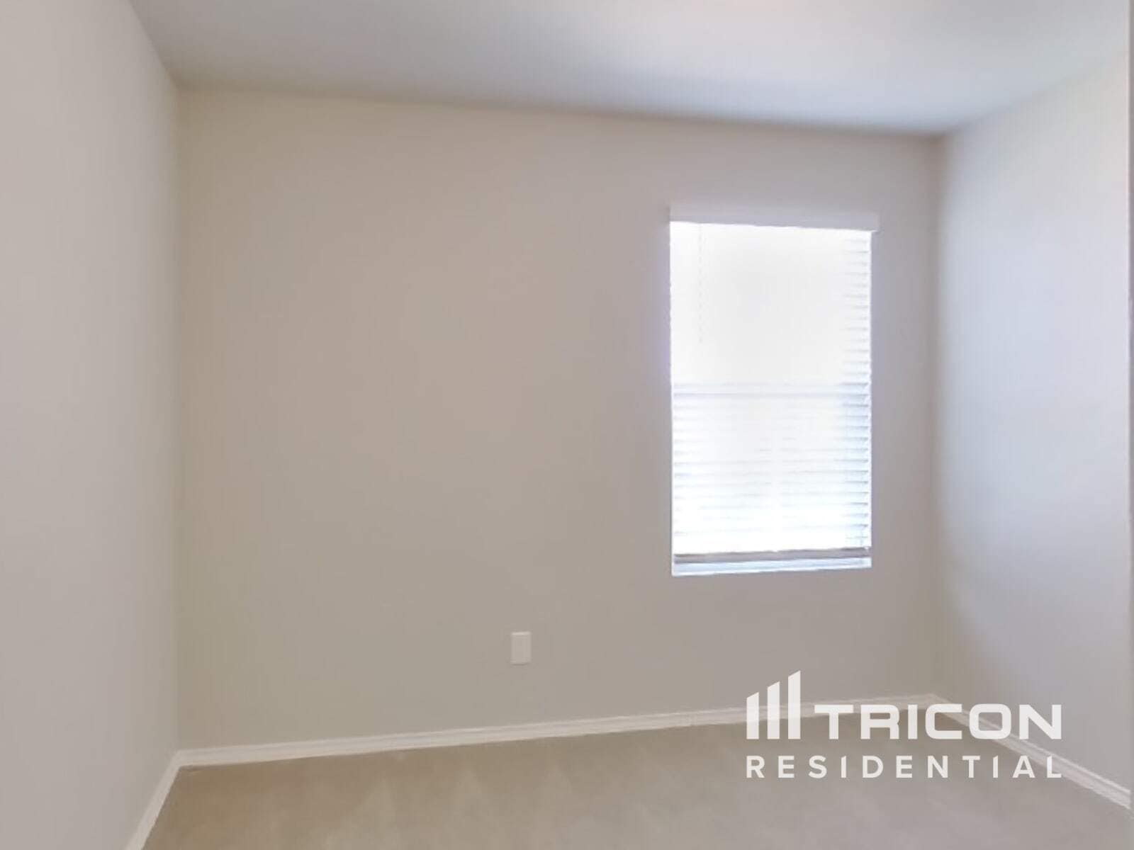 Building Photo - 421 Moonvine Way