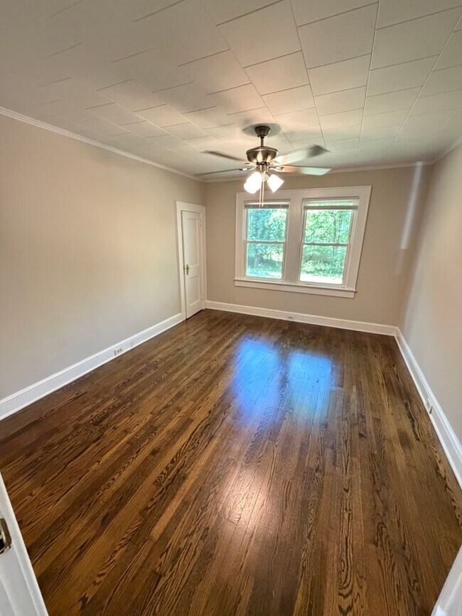 Building Photo - Cute Duplex 1 bed 1 bath unit, Close to Downtown Concord