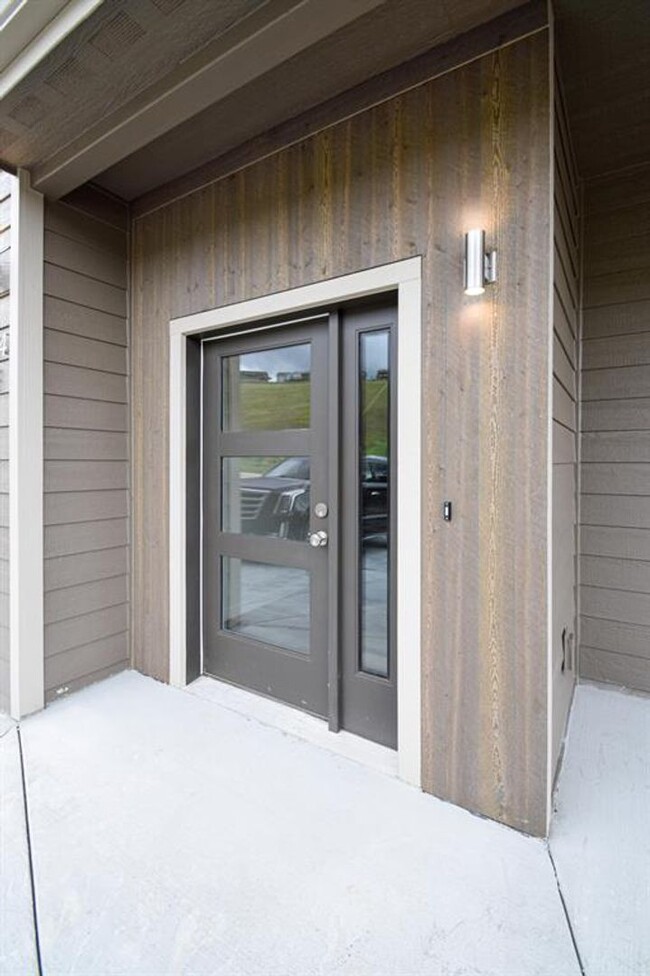 Primary Photo - New South Hills Duplex Stunner!