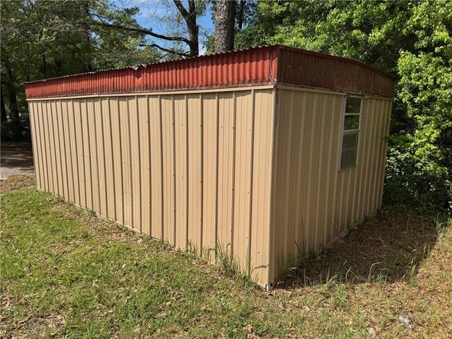 Building Photo - 24 Bethel Forest Dr S