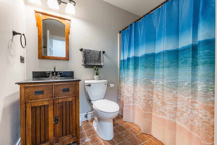 Building Photo - 1012 W Dale Ave