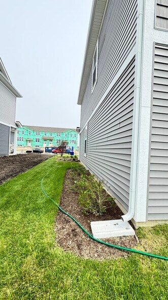 Building Photo - 25631 W Yorkshire Dr
