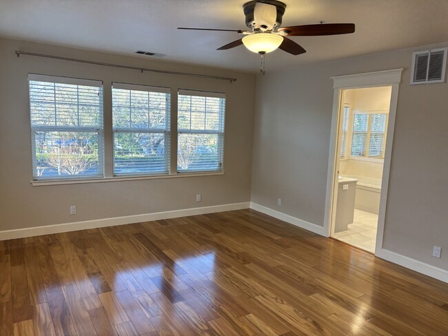 Building Photo - "Beautiful 3-Bed Home in Walnut Creek with...