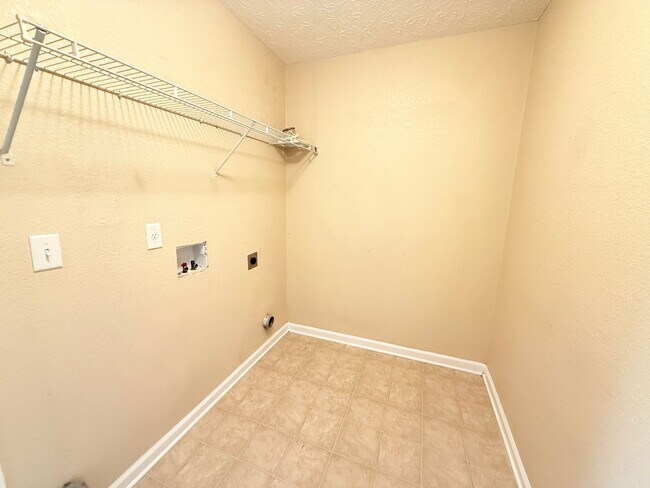 Building Photo - 2201 Hall Ln