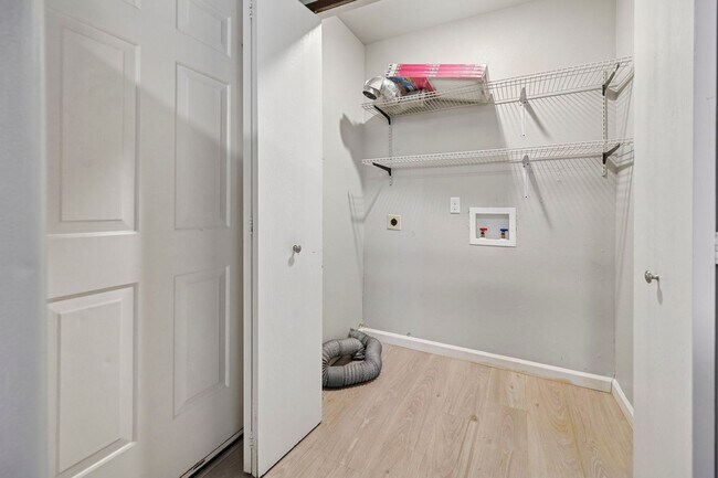 Building Photo - BG - GA6420