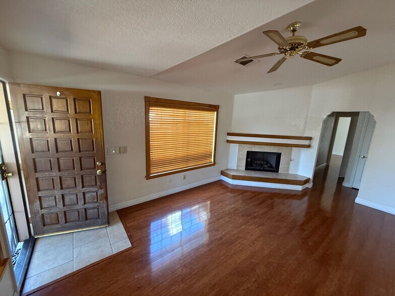 Building Photo - 1409 Santa Margarita St