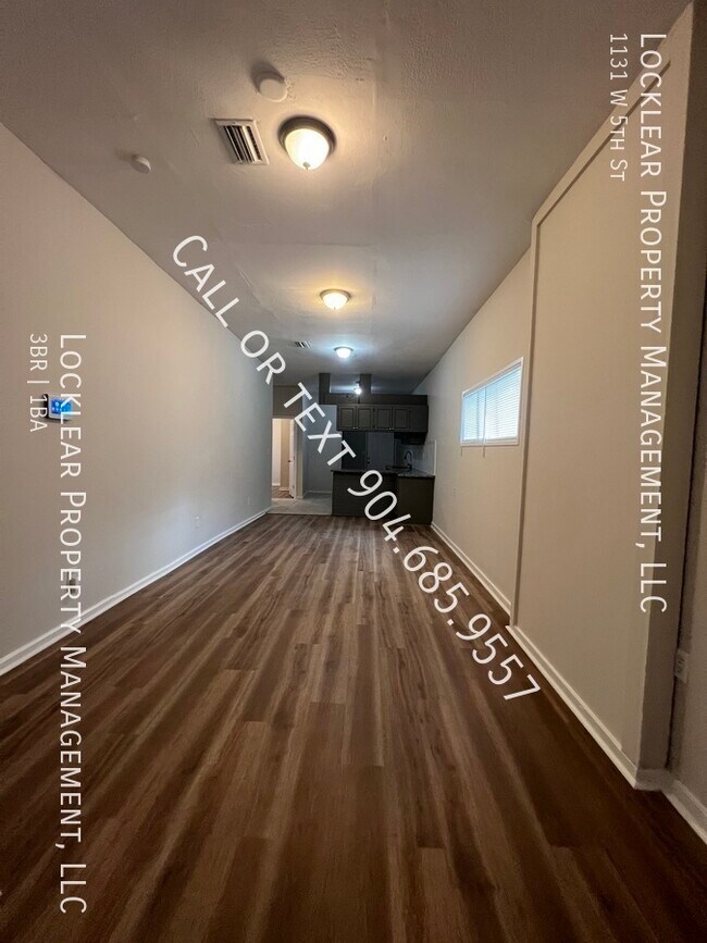 Building Photo - Newly Renovated 3 Bed, 2 Bath Single Famil...