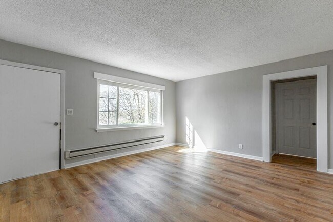 Building Photo - 1010 Glenwood Dr