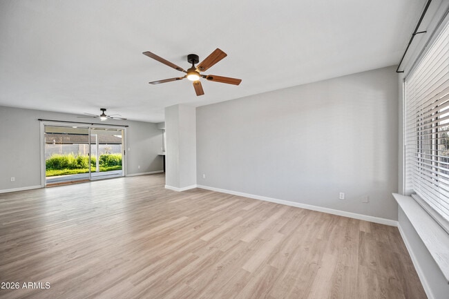 Building Photo - 3409 E Campo Bello Dr