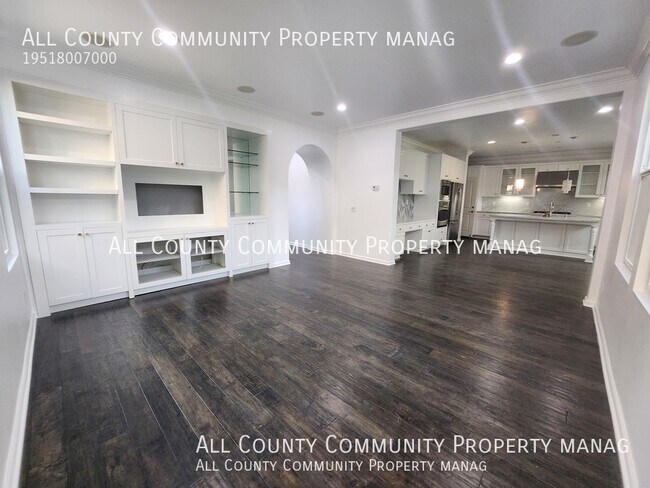 Building Photo - 43 Los Indios