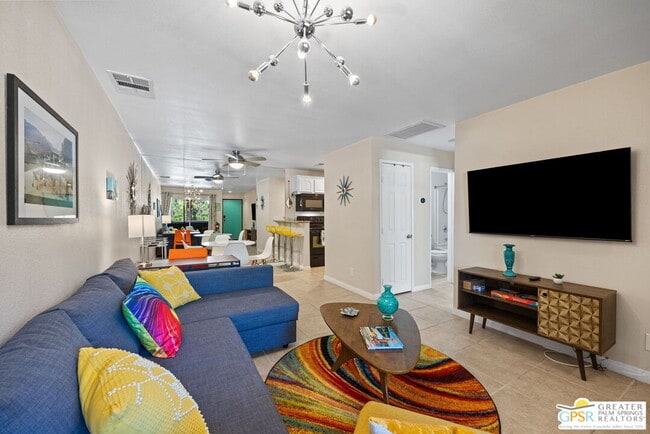 Building Photo - 575 N Villa Ct