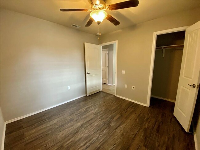 Building Photo - 5524 Kleberg Trail