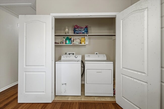 Building Photo - 1618 Bayou Shore Dr