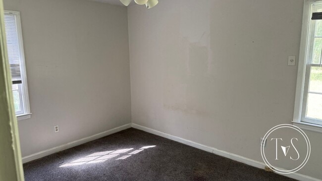 Building Photo - WINTER MOVE-IN SPECIAL: 50% OFF 1st FULL MONTH OF RENT** (**see description for details)