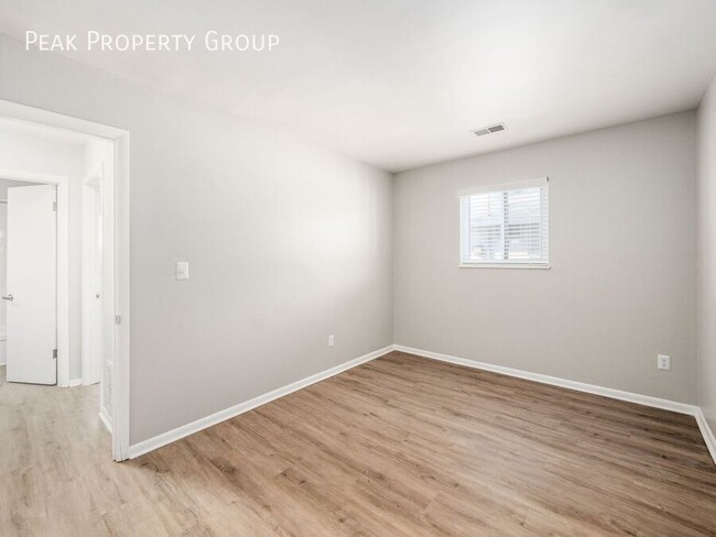 Building Photo - Available Soon! 1 Bedroom Apartment Locate...