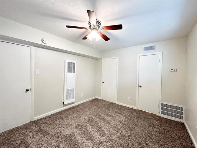 Building Photo - 3629 N MacGregor Way