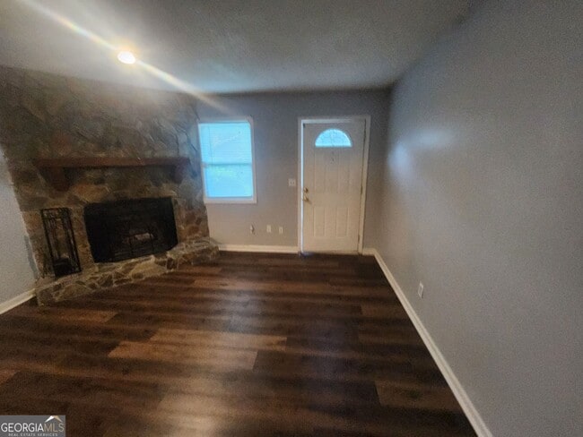 Building Photo - 4002 Hawthorne Cir
