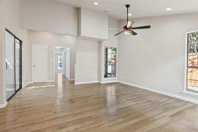 Building Photo - 3040 Airhaven St