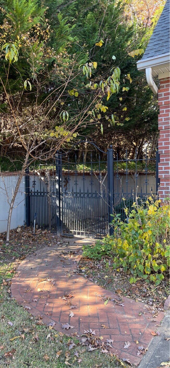 Building Photo - Stately Brick Home in Prime City Location