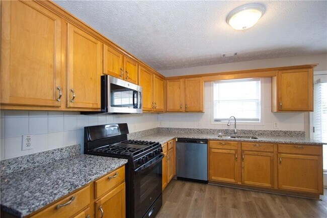 Building Photo - 3292 Shady Valley Ct SW