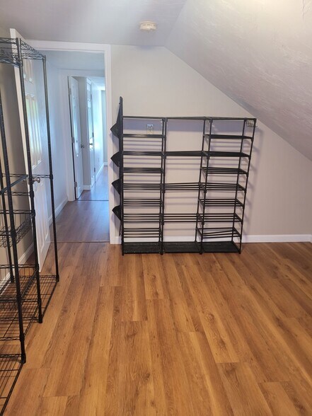 Bedroom - 53 Stage St