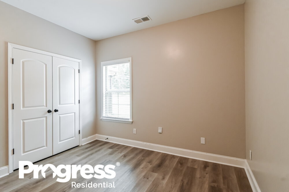 Building Photo - 2580 Woodcutter Dr