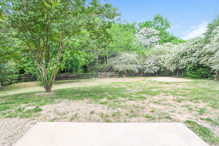 Building Photo - 941 Milkwood Ln