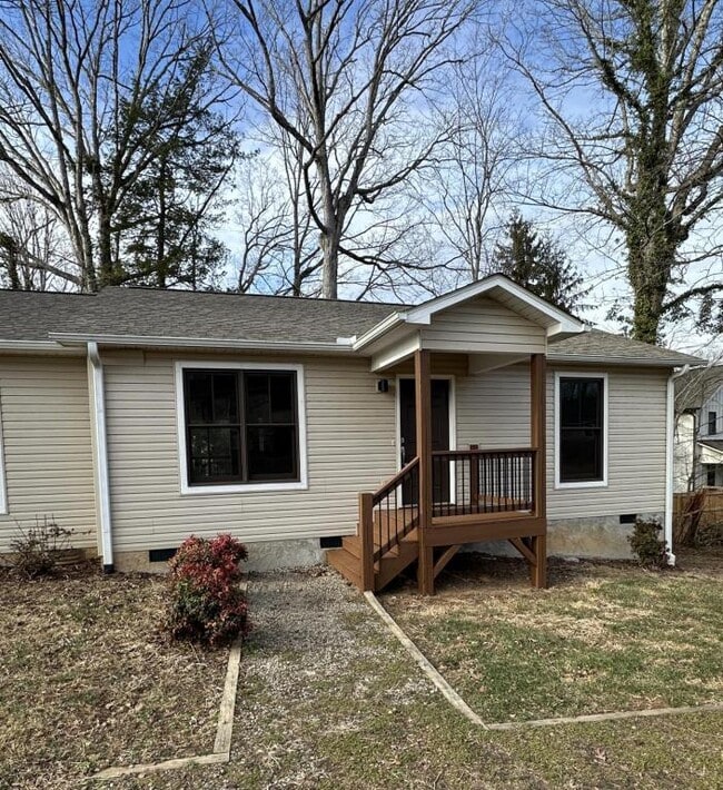 Building Photo - 15 Sand Hill School Rd