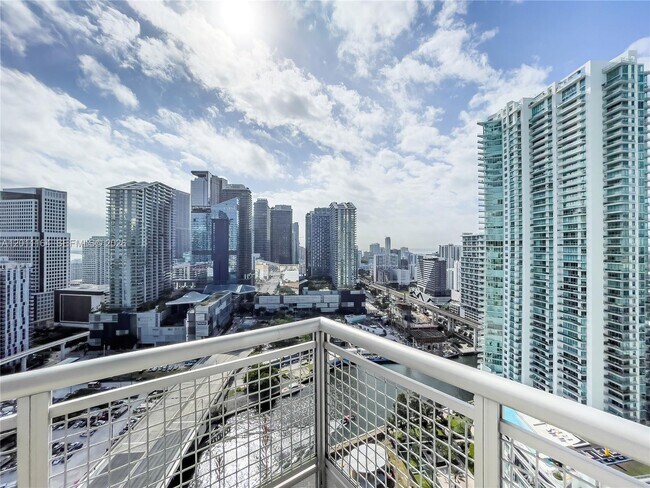 Building Photo - 350 S Miami Ave
