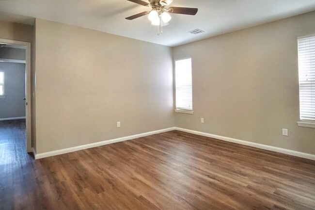 Building Photo - 620 Winding Ln