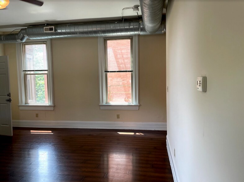 Building Photo - 2614 Eden Ave