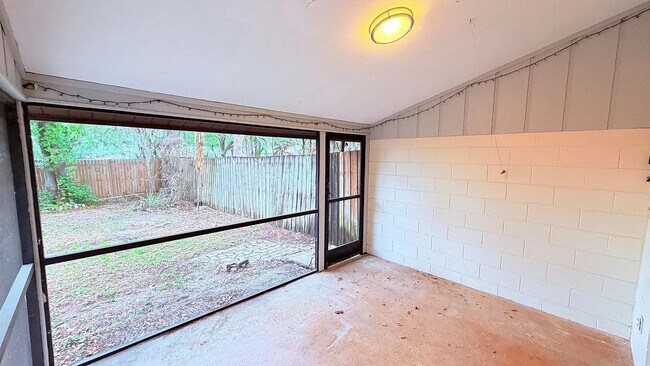 Building Photo - 7909 Richwood Dr