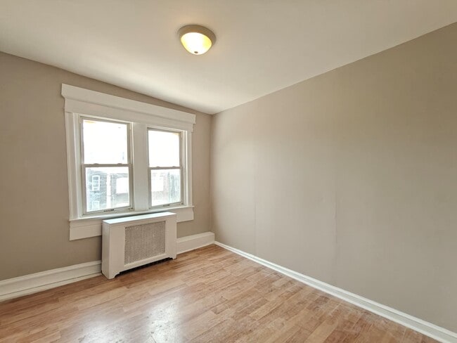 Building Photo - 409 N Daggett St