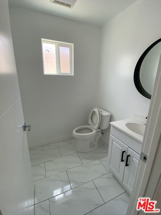 Building Photo - 1552 Winona Blvd