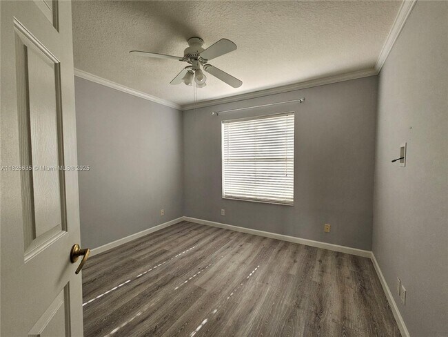 Building Photo - 743 SW 190th Ave