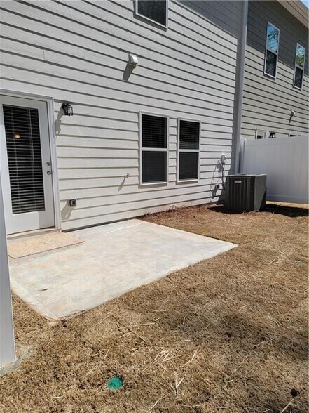 Building Photo - 160 Madison Bend