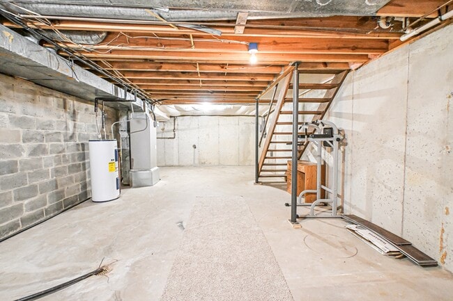 Building Photo - 231 Springfield Pike