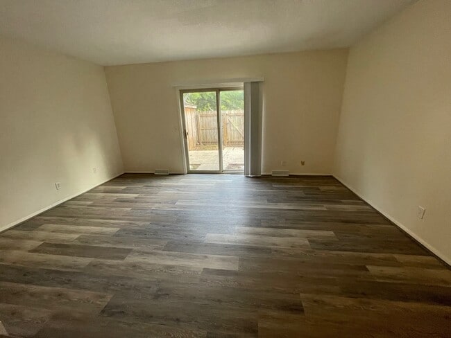 Building Photo - 6534 Cornwall Ct