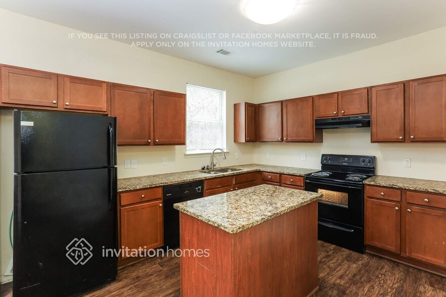 Building Photo - 2070 Stonebrook Dr