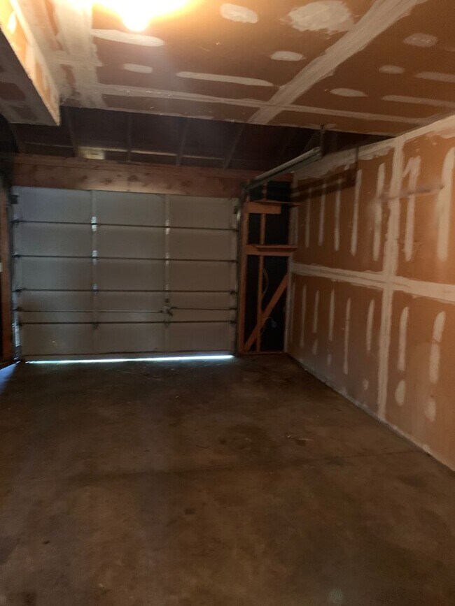 Building Photo - 3 Bed, 1.5 Bath Duplex in Central Fort Collins!