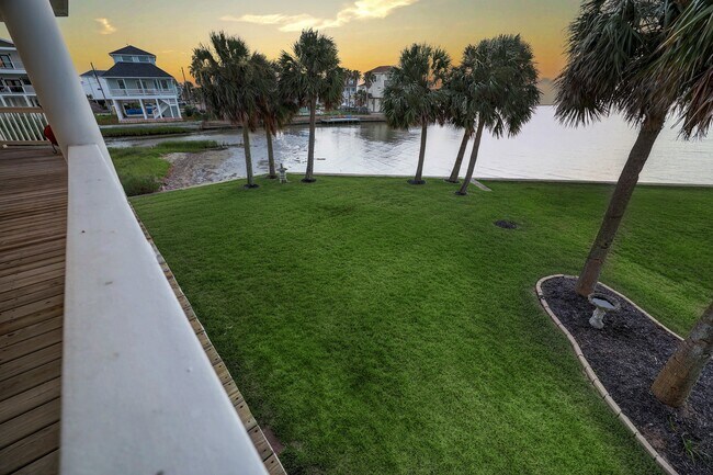 Building Photo - 22621 Bay Point Dr