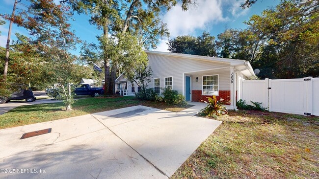 Building Photo - 1850 Forsyth Ct