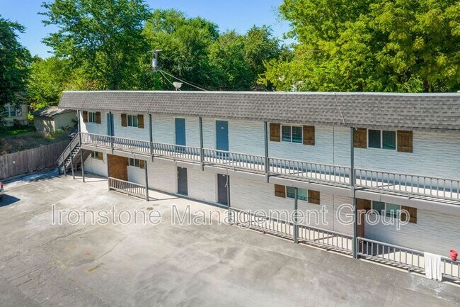 Building Photo - 2618 E 8th St