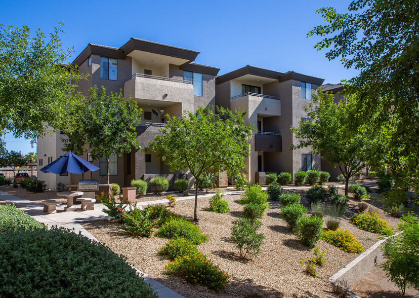 Building Photo - Ascent at Papago Park