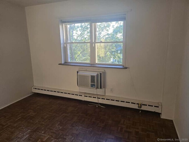 Building Photo - 25 Cartright St