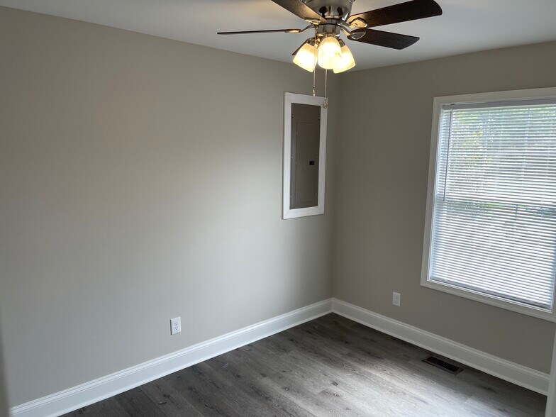 Bedroom 2 - 903 Queens Ct