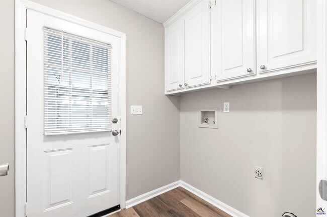 Building Photo - 308 Peach Blossom Rd