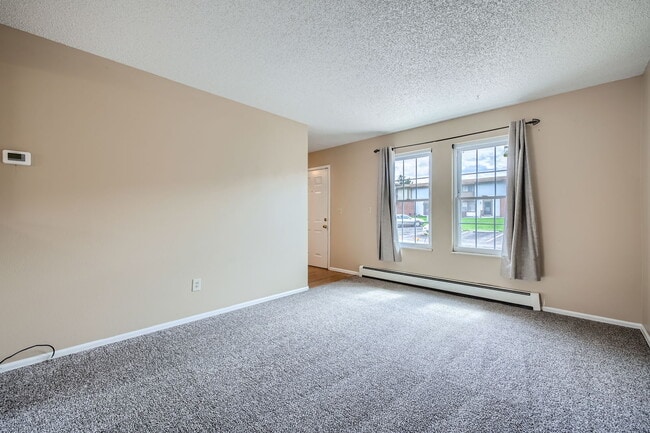 Building Photo - 1233 Willow Bend Cir