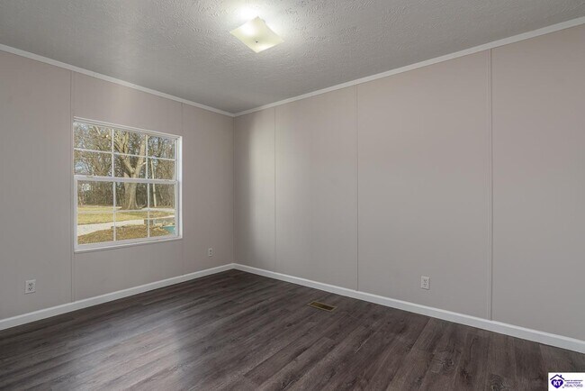 Building Photo - 190 Cedar Hills Rd