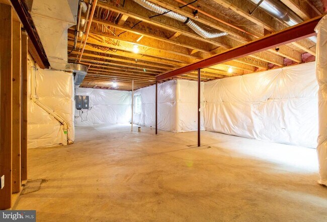 Building Photo - 8401 Hollow Tree Ln